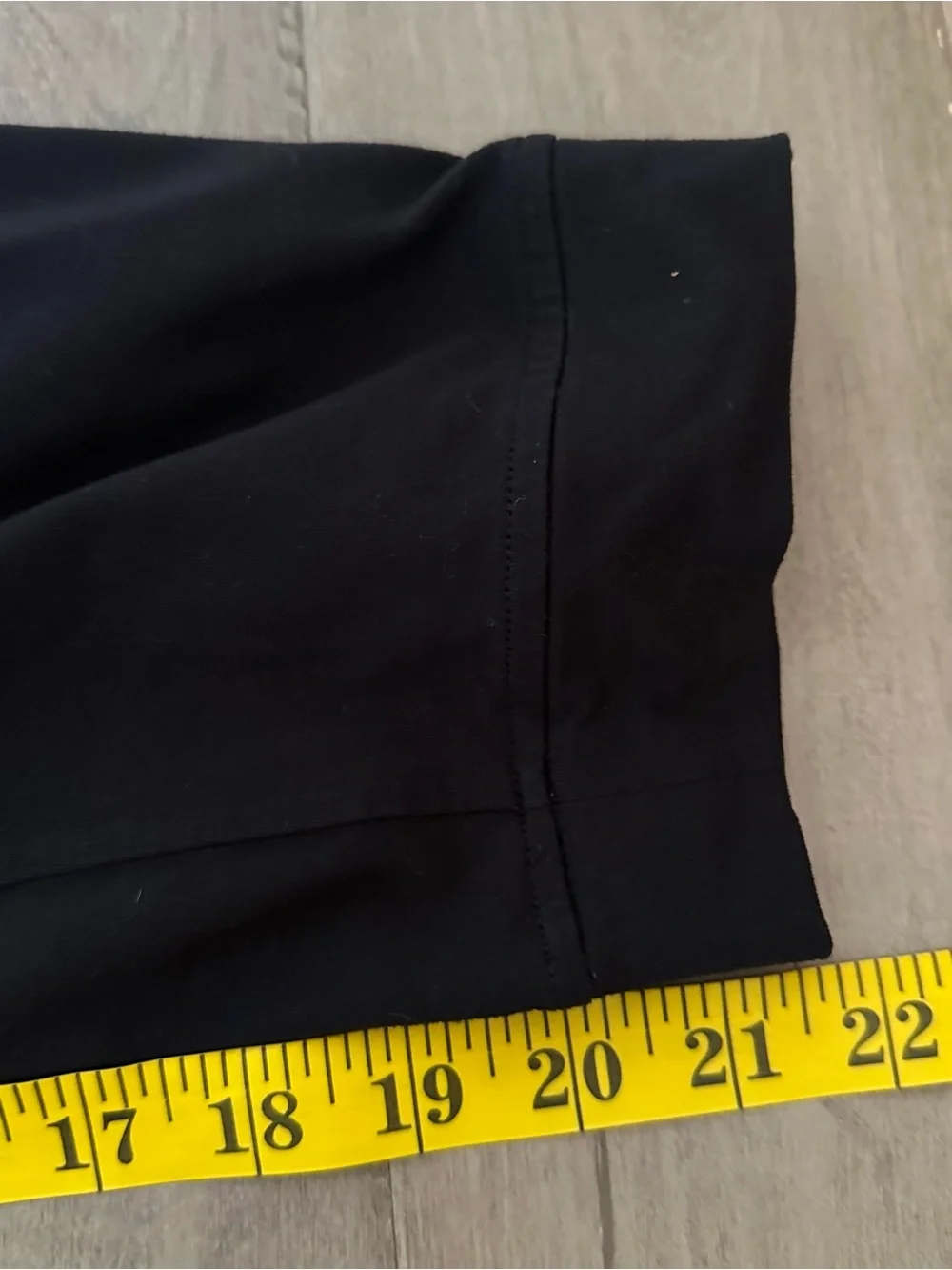 Lululemon Soft Jersey Classic-Fit Mid-Rise Cropped Jogger Black 4
